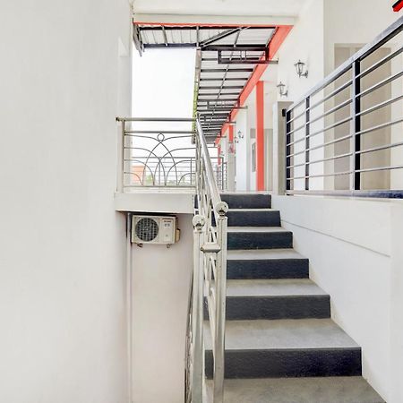 Super Oyo 3702 Homestay Bougenville Syariah Lamongan Ngoại thất bức ảnh