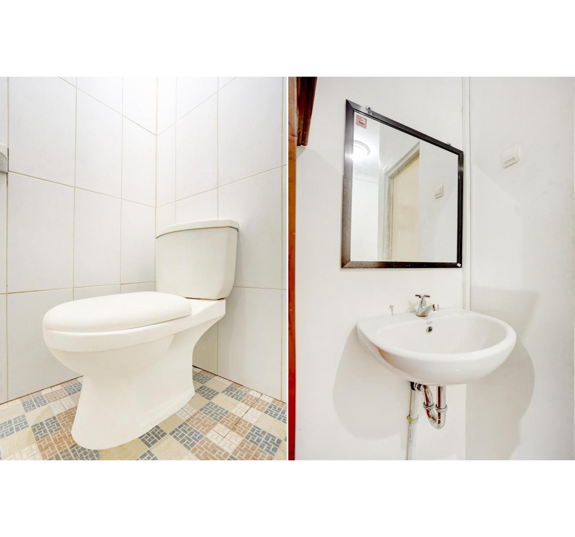 Super Oyo 3702 Homestay Bougenville Syariah Lamongan Ngoại thất bức ảnh