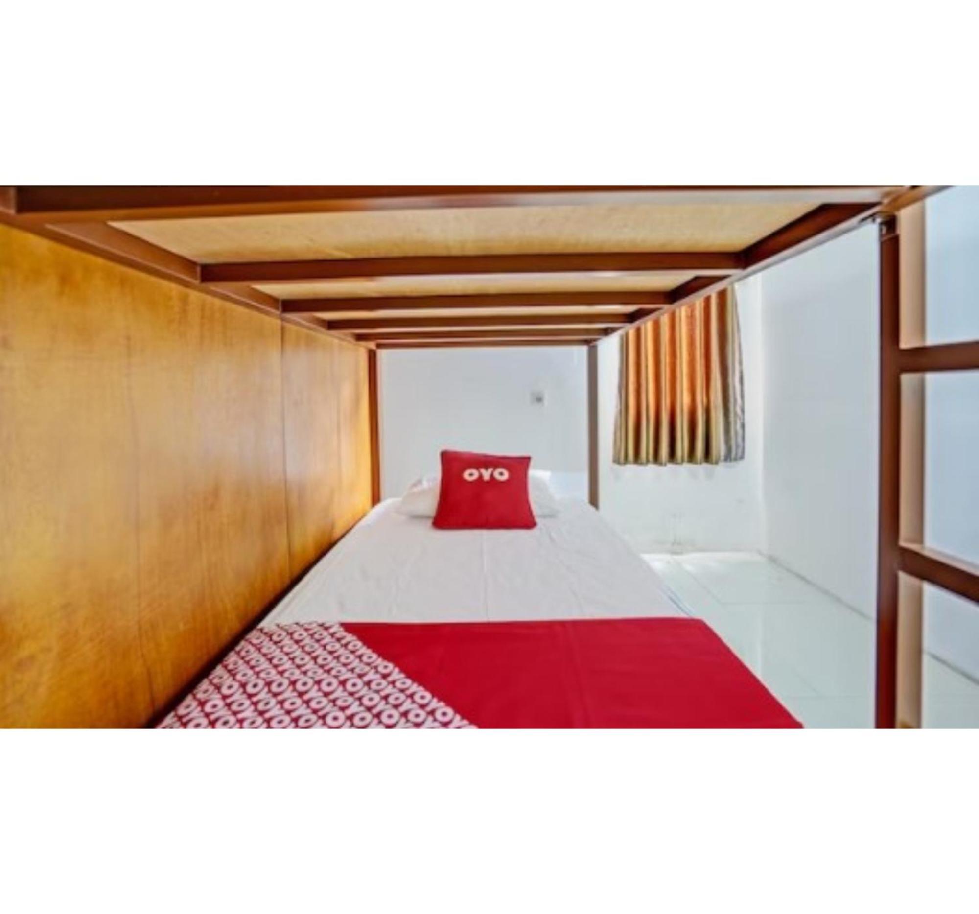 Super Oyo 3702 Homestay Bougenville Syariah Lamongan Ngoại thất bức ảnh