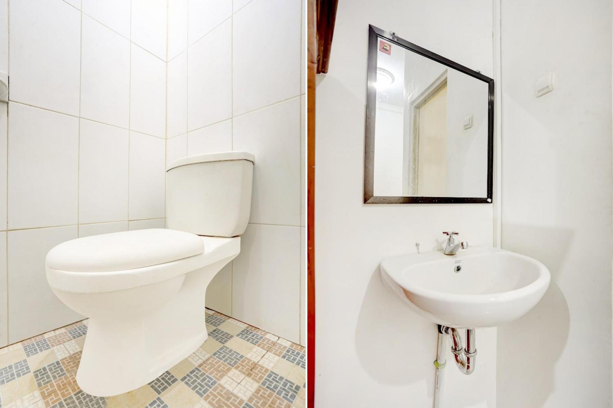 Super Oyo 3702 Homestay Bougenville Syariah Lamongan Ngoại thất bức ảnh